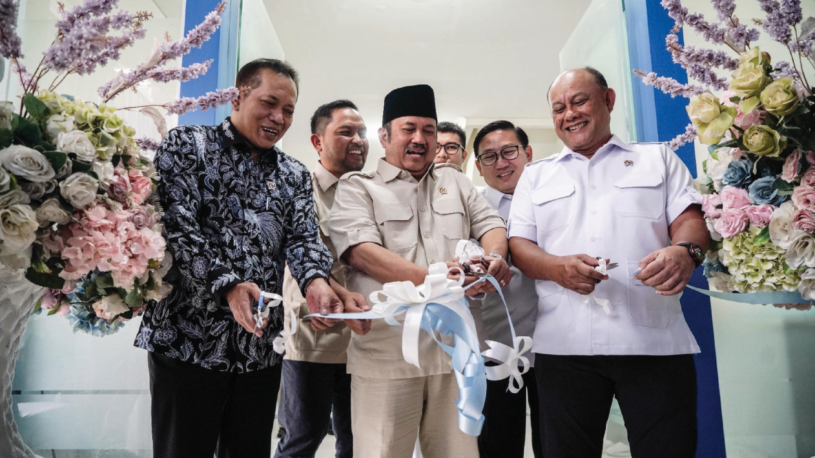 Susu Menu Favorit MBG! Kepala BGN Batang Hari Launching Rumah Susu